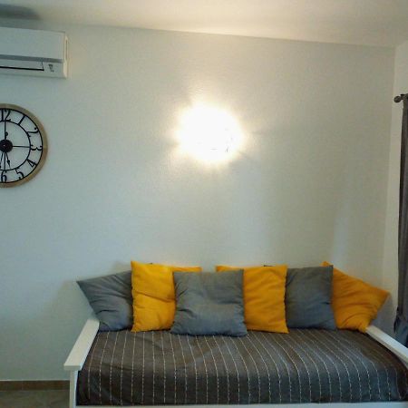 Superbe Appartement Dans Petite Residence . Badesi Exterior photo